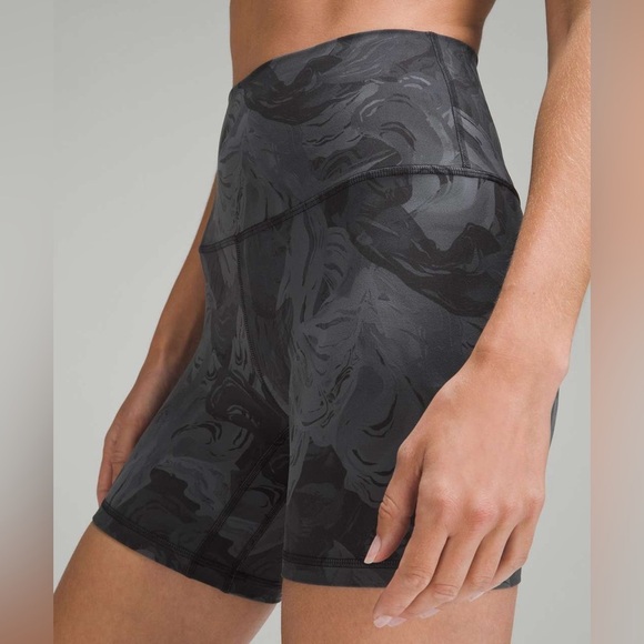 C - Lululemon Align High-Rise Short 6"
Stencil Dreams Black Multi - Picture 4 of 5